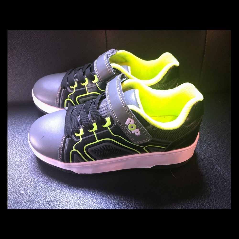 Boys Heelys Youth Size 4